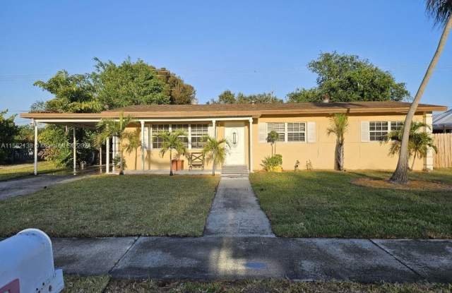 132 N 13th Pl - 132 North 13th Place, Lantana, FL 33462