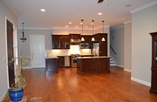 2111 Deer Valley Road