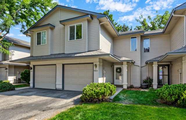 5821 North Cobbler Lane