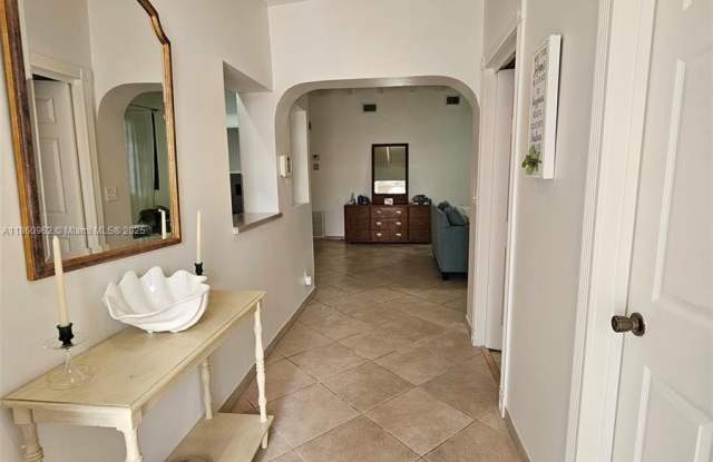 4628 Bougainvilla Dr