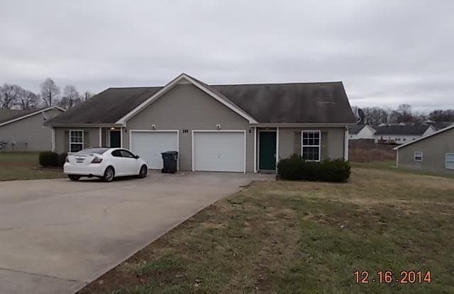 285 Executive Ave B - 285 Executive Avenue, Clarksville, TN 37042