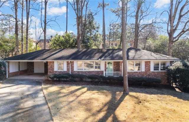 2038 S Akin Drive NE