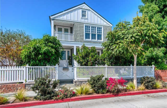 Photo of 325 Poppy Avenue