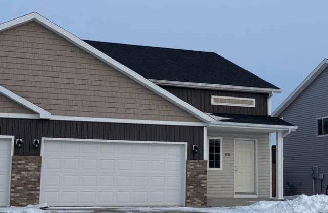 Photo of 3 Bed 2.5 Bath Single Family Home