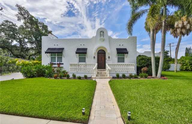 4534 W Beachway Dr