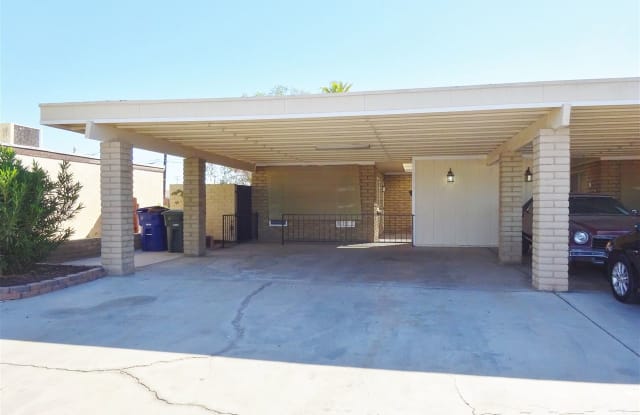 2053 S 11 AVE - 2053 South 11th Avenue, Yuma, AZ 85364