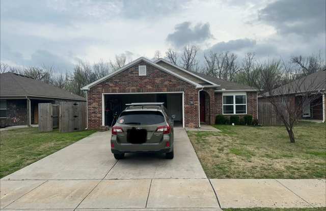 Available May 1st! Three Bedroom, Two Bathroom Home in Legendary Subdivision near Shaw Elementary
