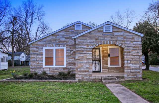 Photo of 4800 Rogers Street