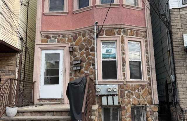 170 Boyd Ave