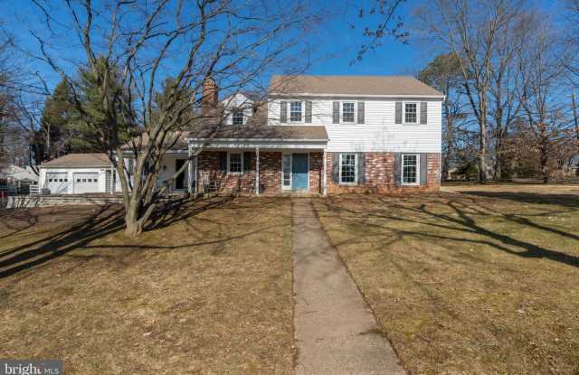 401 DOGWOOD LANE - 401 Dogwood Lane, Delaware County, PA 19073