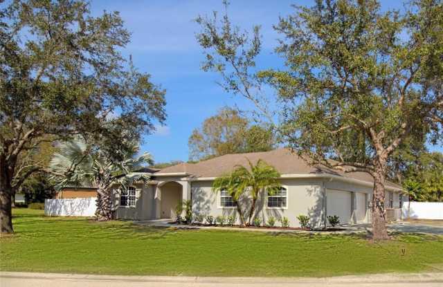 13907 18TH PLACE E - 13907 18th Place East, Manatee County, FL 34212