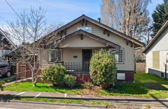 Tri-Level Home with Fenced Yard in West Bremerton