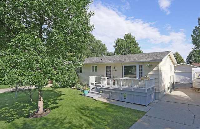 4 Bedroom (2 non egress) 3 Bathroom home on the Westend!
