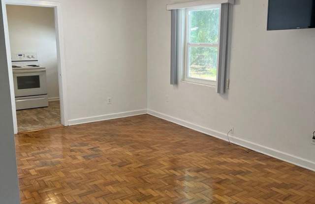 4 bedrooms and 3 baths near UF campus