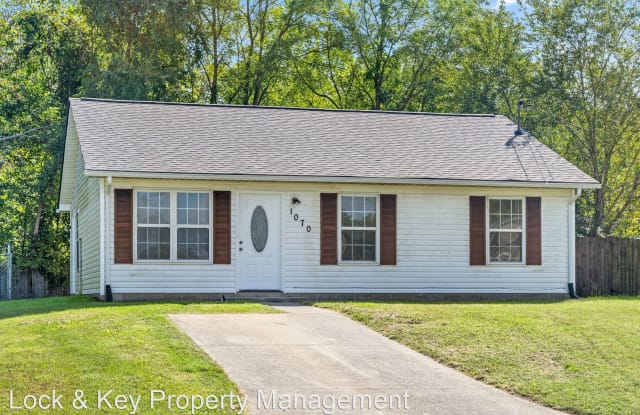 1070 Shadow Ridge - 1070 Shadow Ridge Avenue, Oak Grove, KY 42262