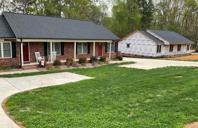 Duplex with 2 Bedrooms, 2 Baths on Janice Road, Lincolnton NC