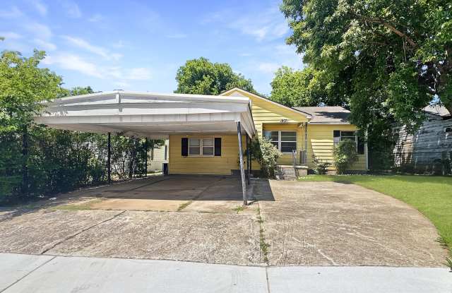1907 Northwest Lindy Avenue