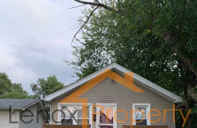 Updated 2 bedroom Home in Hazel Park