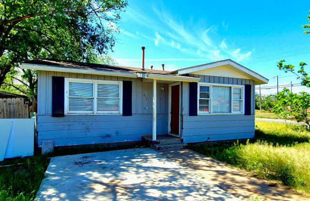 Cozy 3 Bedroom Home in East Lubbock photos photos