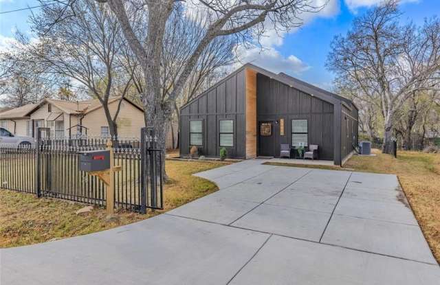 1900 Rosemary Street