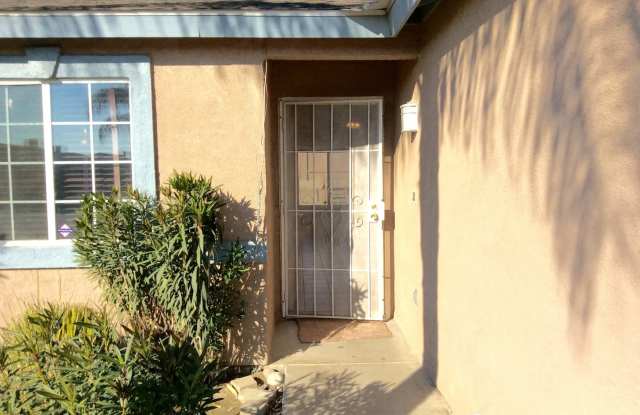 1516 Hadar Rd - Southeast Bakersfield - 3+2 - $2000 Rent + $2000 Deposit