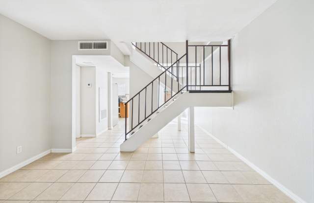 9520 Quail Village Ln