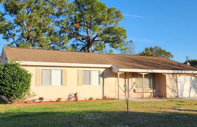 651 NW Sharpe Street