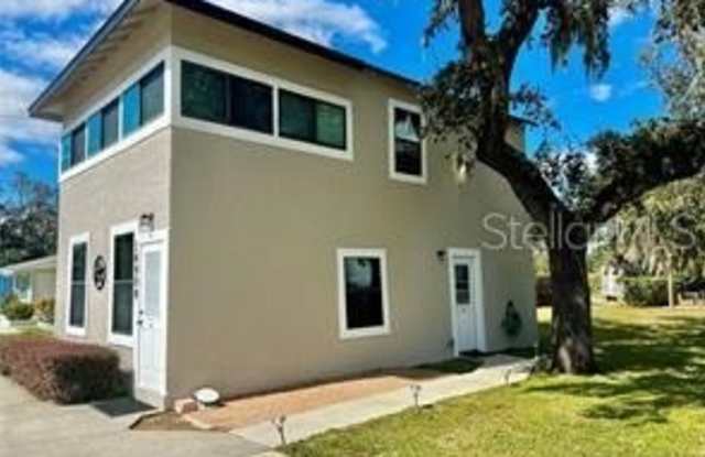 16909 FRANKLIN AVENUE