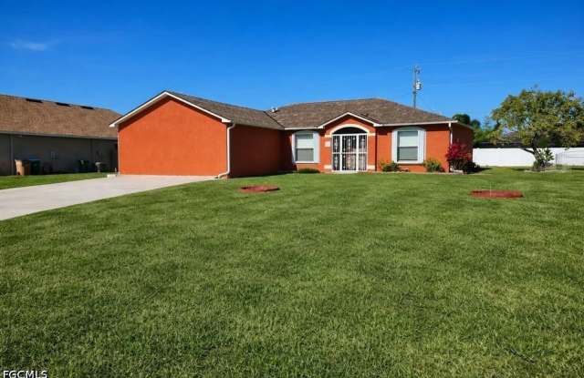 4126 SW 8th Place