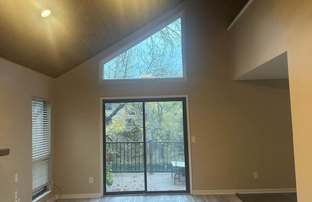 9462 Hunters Creek Drive unit: 706