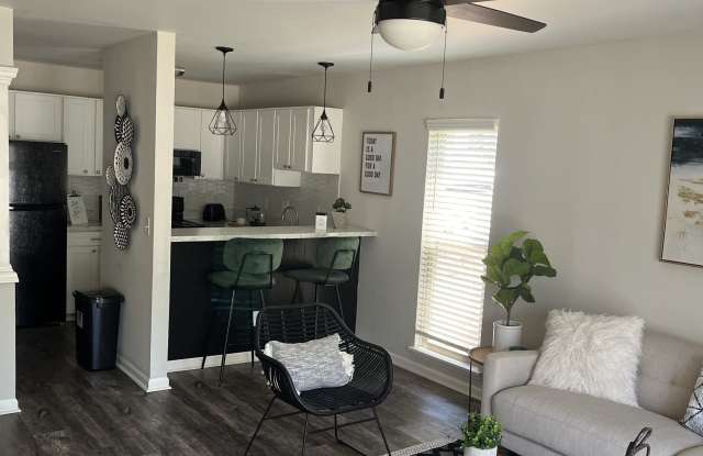 2215 Kilborne Drive Apt E