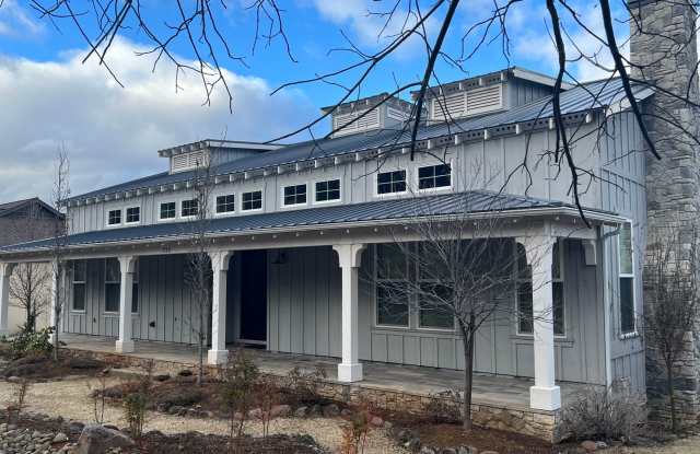 Photo of Beautiful, Custom home in the heart of Jacksonville | Available Now