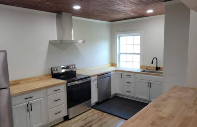 4 Bedroom Historic Residential Unit Near Downtown Pensacola