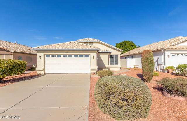 Welcome to the 55+ Community of Ventana Lakes!