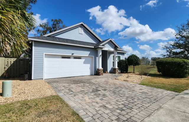 FOR RENT 4 BEDROOM 3 BATHROOM HOME