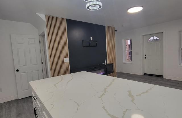 530 E ASHMEAD Street