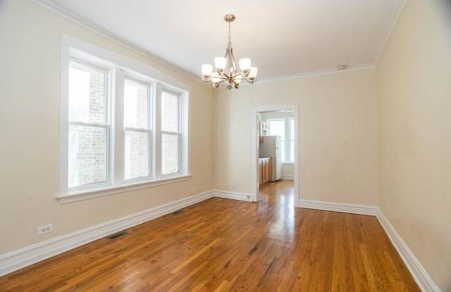 3033 W Gunnison Street, Unit 1