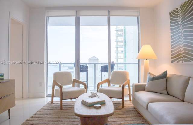 1300 Brickell Bay Dr