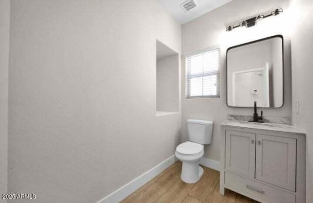 3941 E CAT BALUE Drive