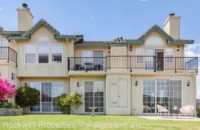 Stunning Remodeled 2BR/2BA Garage Laundry Fireplace - 260 Channing Way, San Rafael, CA 94903