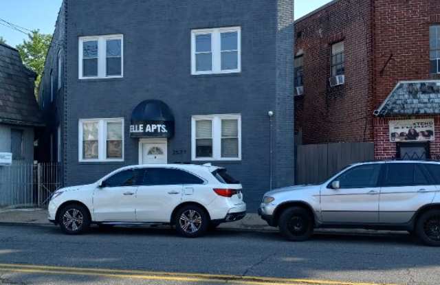 2527 Edgmont Ave, Chester, PA 19013 A