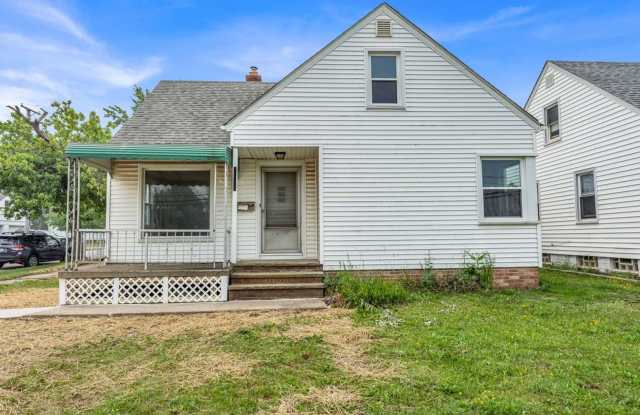 22750 Tracy Ave, Euclid - Spacious 3-bed 2-bath single-family home!