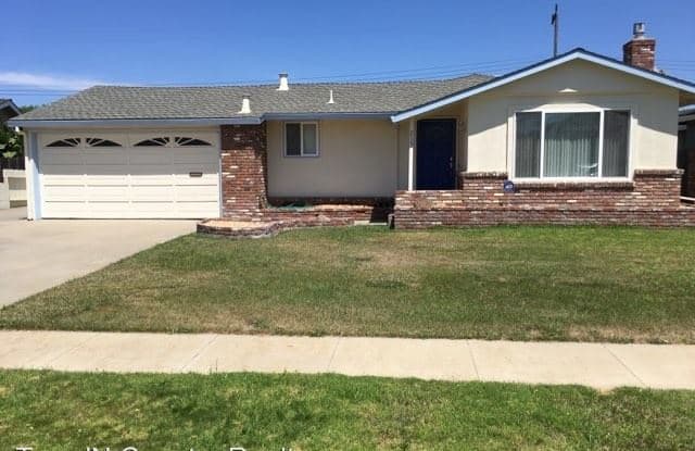 215 Encinada Drive - 215 Encinada Drive, Salinas, CA 93901