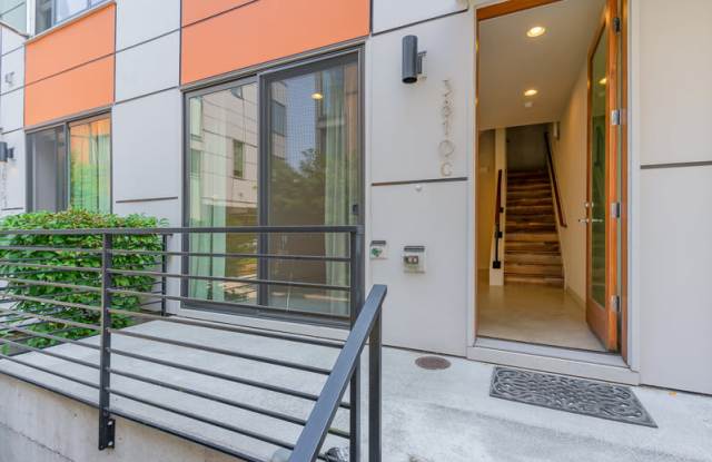 Photo of 3810 California Ave SW