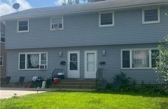 Photo of 212 42nd Avenue NE