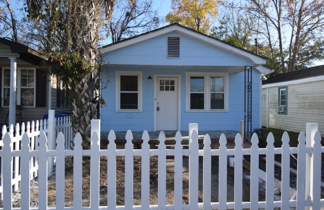 2021 Hugo Avenue - 2021 Hugo Avenue, North Charleston, SC 29405