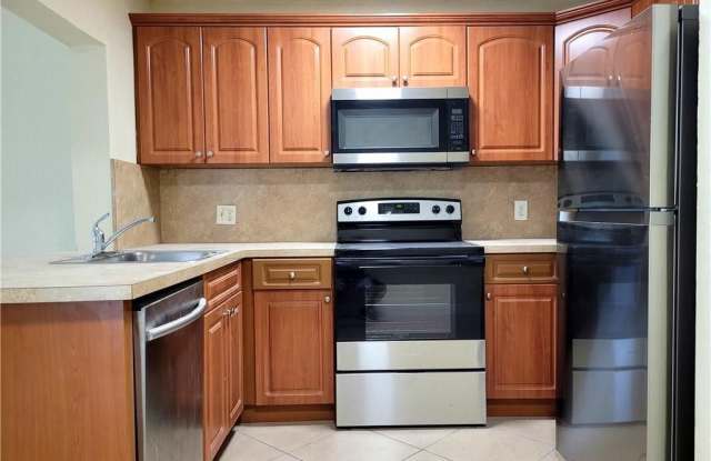 10922 Royal Palm Blvd