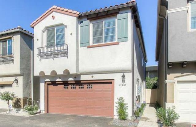 15209 W Fred Way - 15209 W Fred Way, Los Angeles, CA 91405