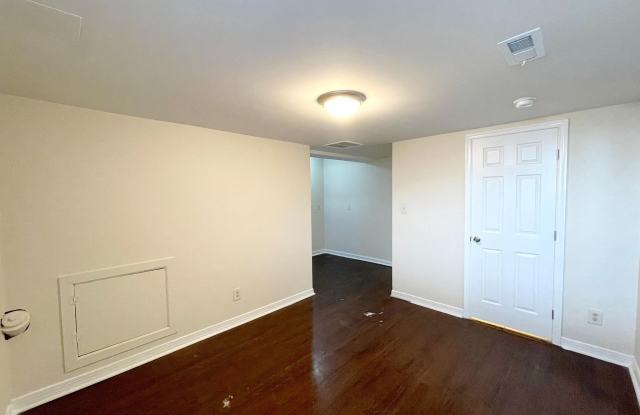 21632 GREAT MILLS Road unit: 3