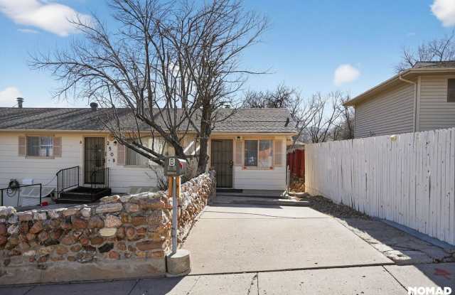 Photo of Charming 1BR Duplex in Colorado Springs